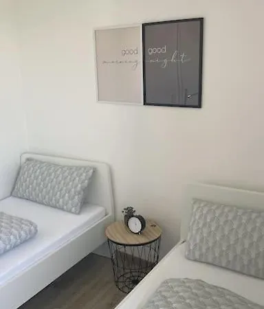 A & L Homes Naehe Zentrum Апартаменты *